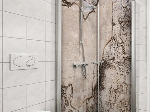 Duschrückwand Aluverbund – Verwitterte Beton-Optik | Hochwertige rohe Urban-Textur